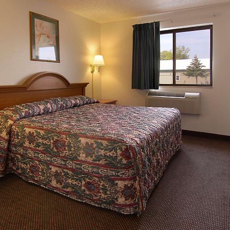 Super 8 By Wyndham Pulaski Bilik gambar